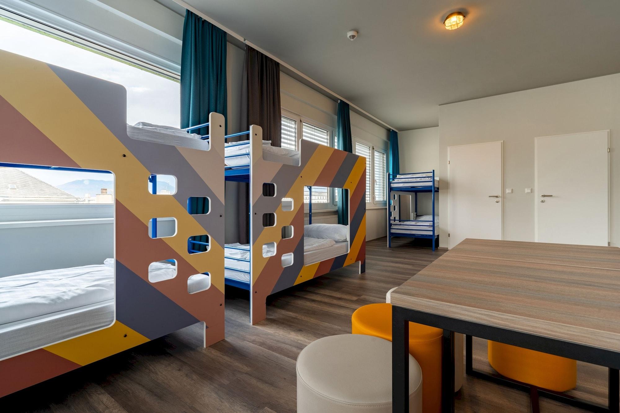 A&O Graz Hauptbahnhof Hostel Exterior photo